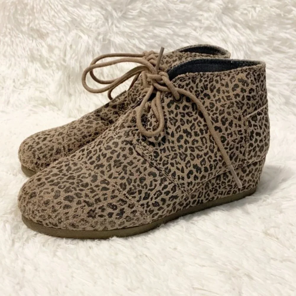Toms Desert Taupe Cheetah Animal Print Lace Up Bootie Youth Size 2